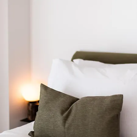 The Haus - Santa Barbara Ii *