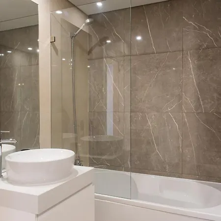 The Haus - Santa Barbara Ii *