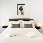 The Haus Santa Barbara Ii Apartment